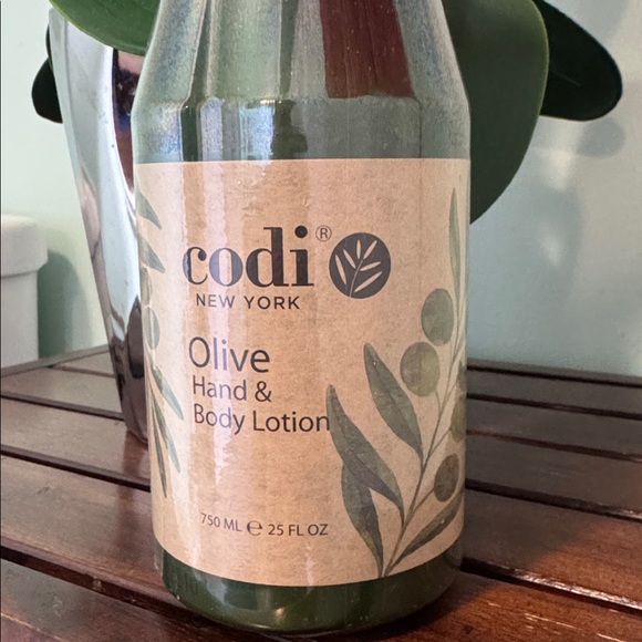 *NEW* CODI NEW YORK OLIVE HAND & BODY LOTION 25oz - Picture 4 of 6
